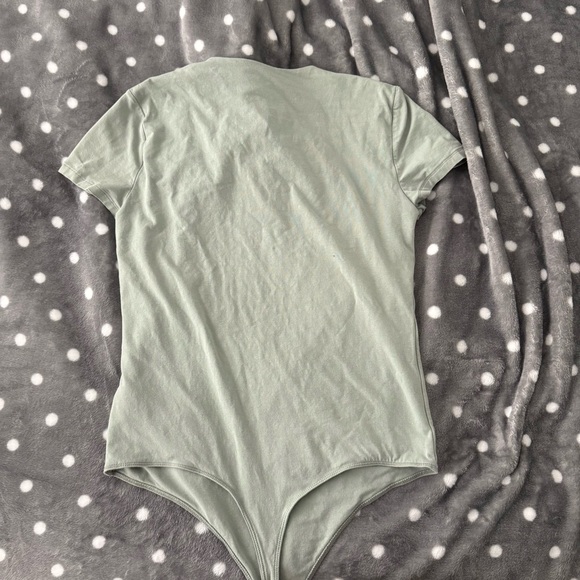 Abercrombie & Fitch Light Green Short Sleeve Bodysuit - Picture 3 of 3